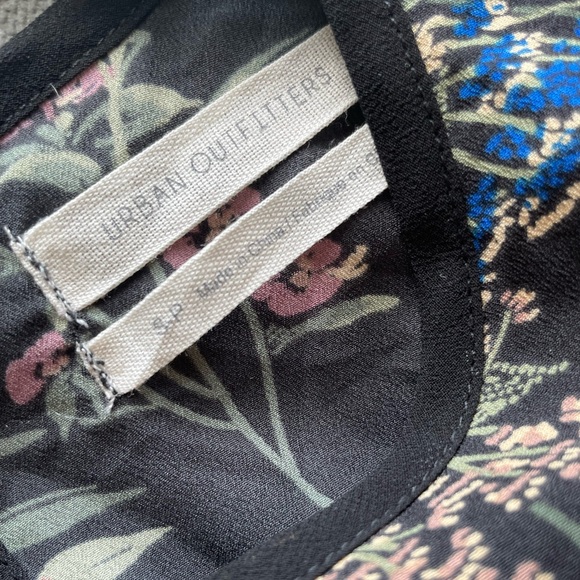 UO Emma Marie Floral lace trim midi dress size small - Picture 6 of 14